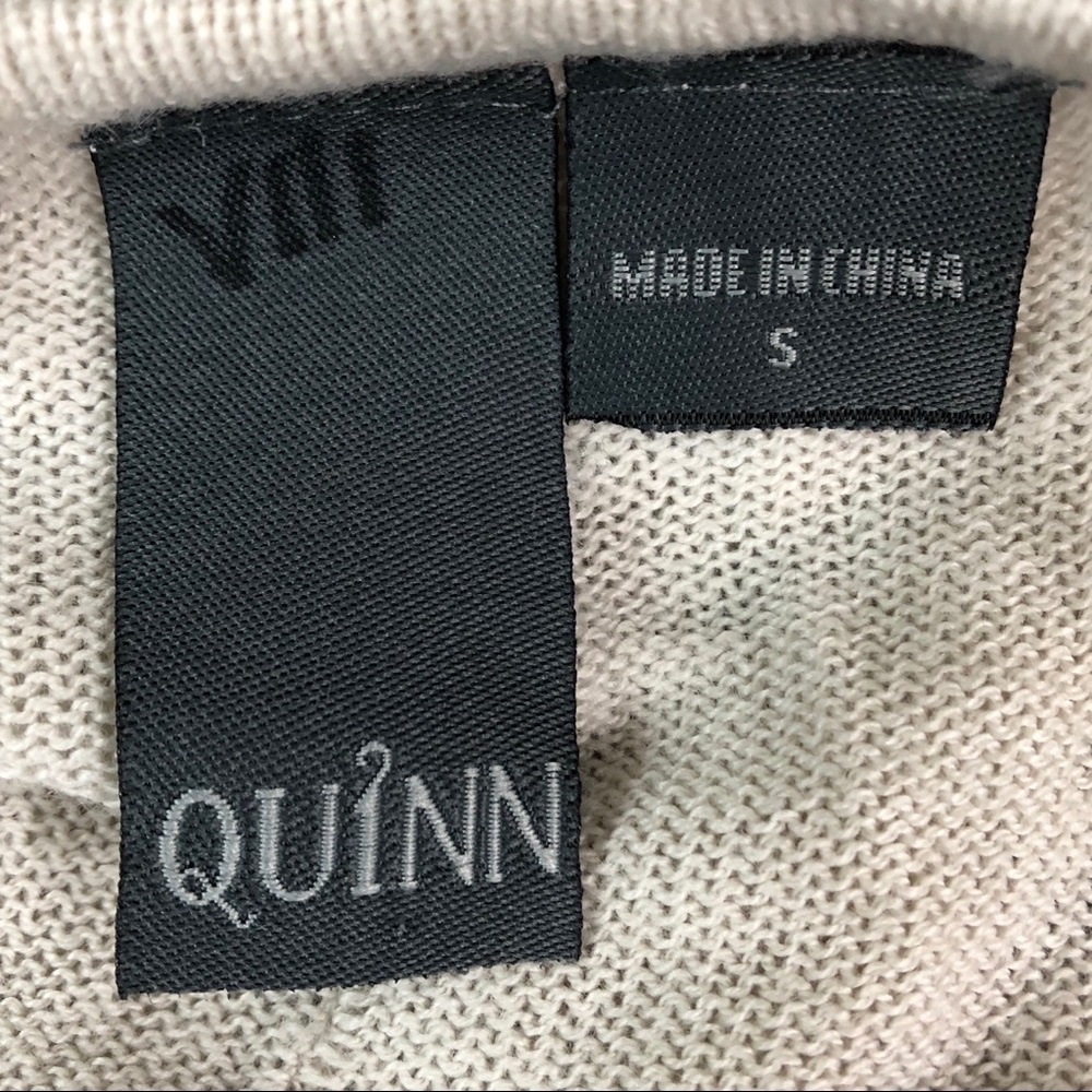 Quinn Center Seam V-Neck Tan Striped Sweater Sz S - Picture 3 of 7